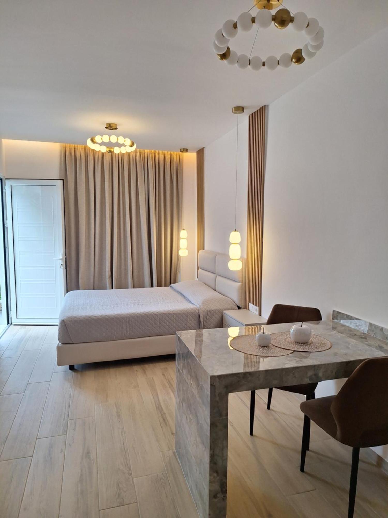 Pounedes Luxury Suites Pefki Habitación foto